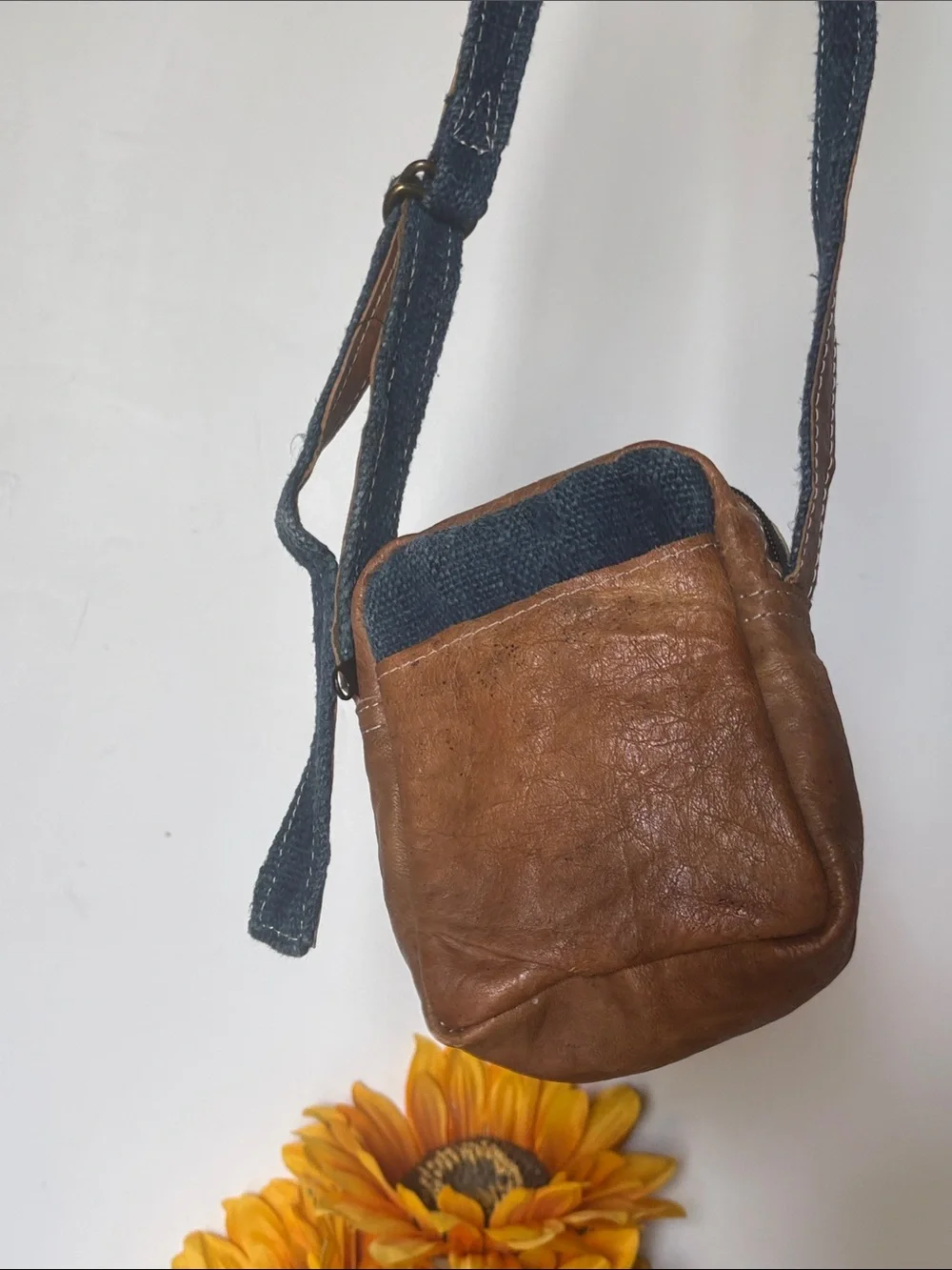 Ganesh Himal Trading Hand Woven Hemp and Leather Crossbody Camera Bag